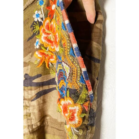 Johnny Was Women's Burken Linen Shorts Camouflauge Floral Embroidery Drawstring - Picture 5 of 8